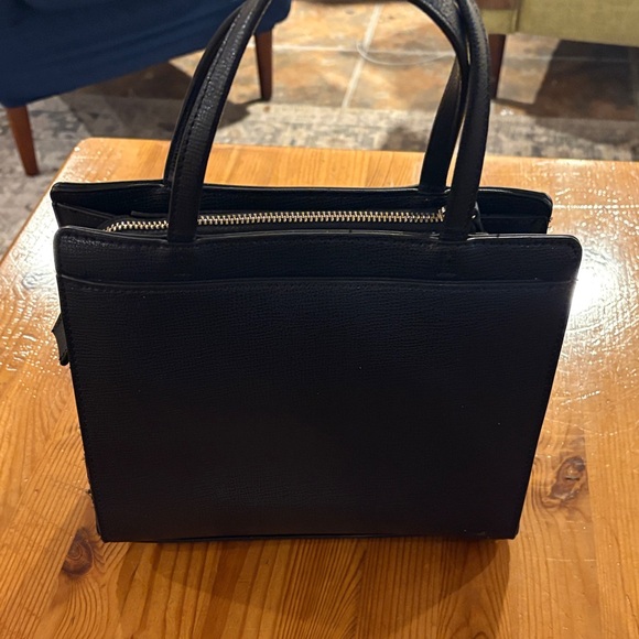 Karl Lagerfeld Black Bag with Pink Heart Details - Picture 5 of 9